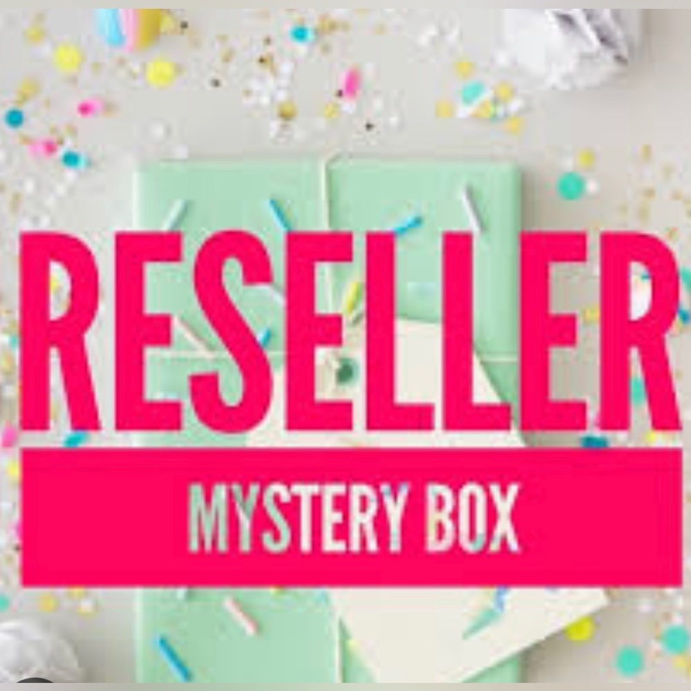 WOMENS RESELLER MYSTERY BOX 5 items